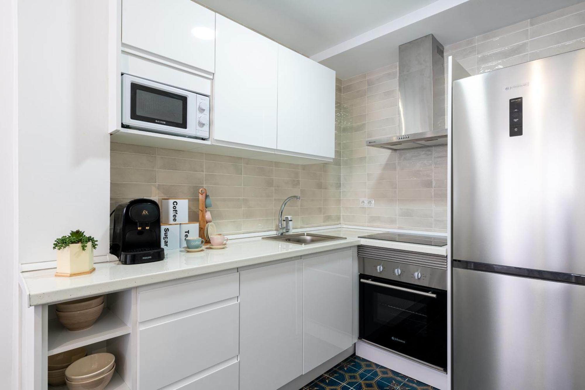Piso Elegante Y Nuevo De 3 Habitaciones Y 2 Banos Seville Ngoại thất bức ảnh