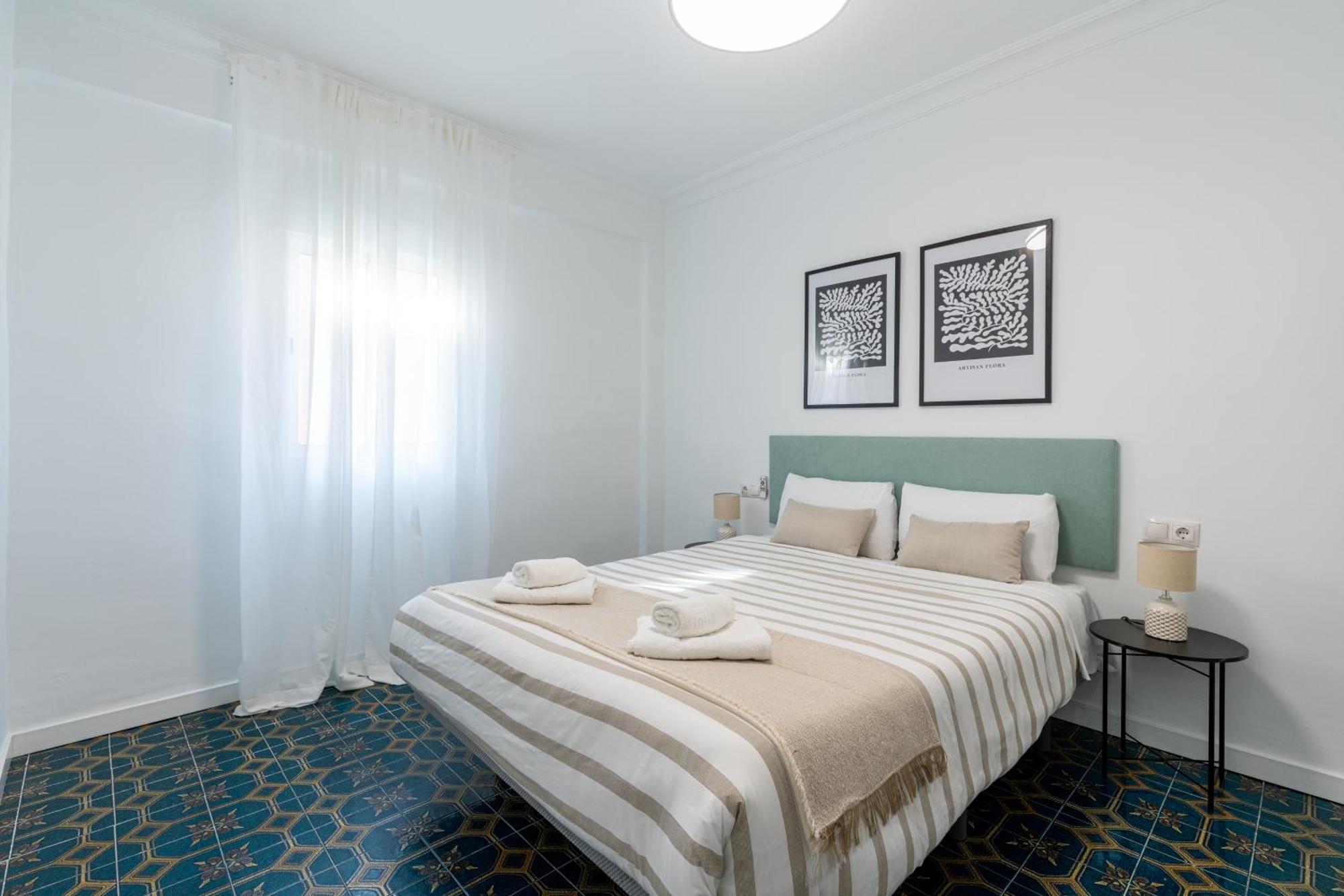 Piso Elegante Y Nuevo De 3 Habitaciones Y 2 Banos Seville Ngoại thất bức ảnh