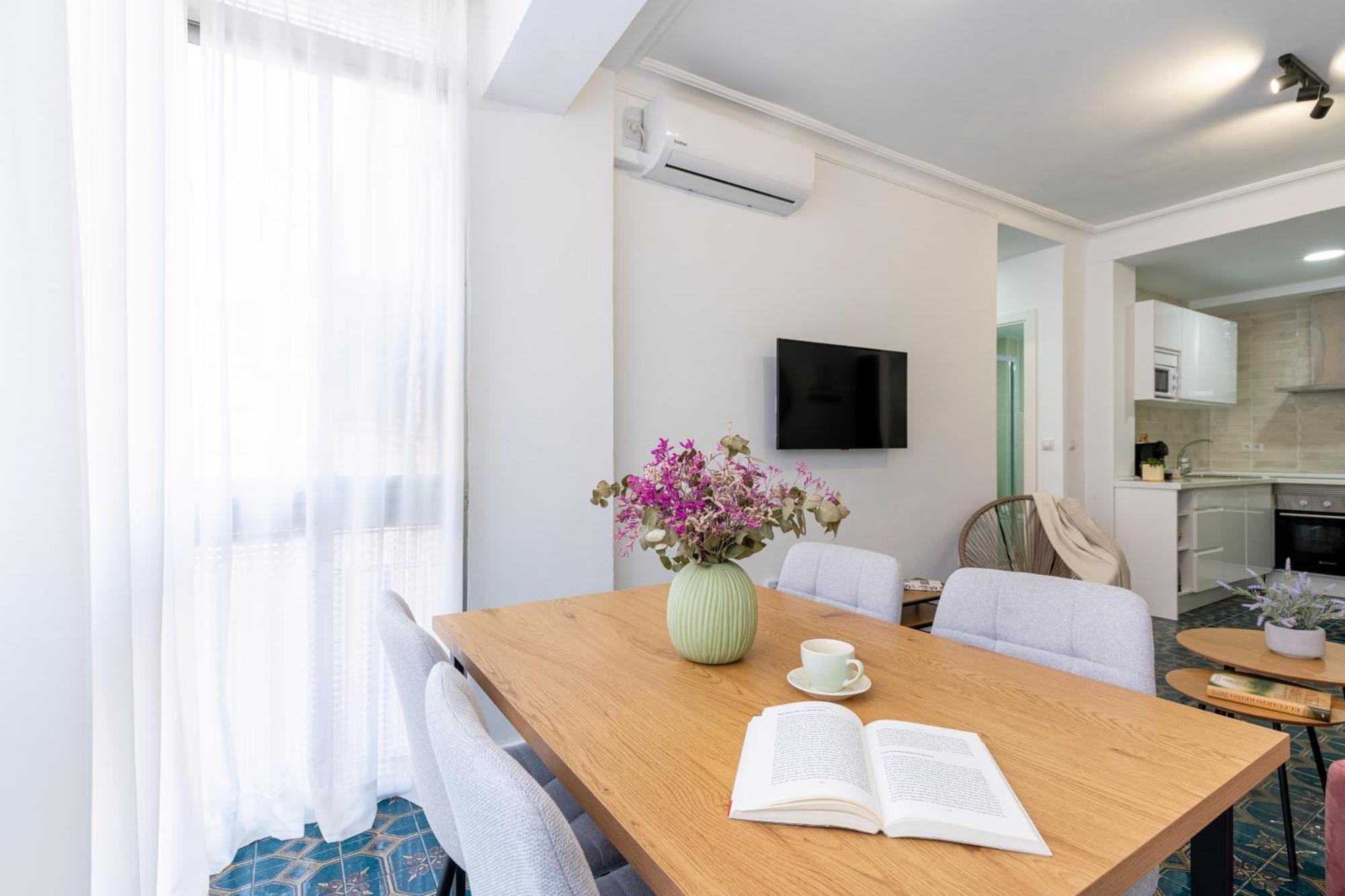 Piso Elegante Y Nuevo De 3 Habitaciones Y 2 Banos Seville Ngoại thất bức ảnh