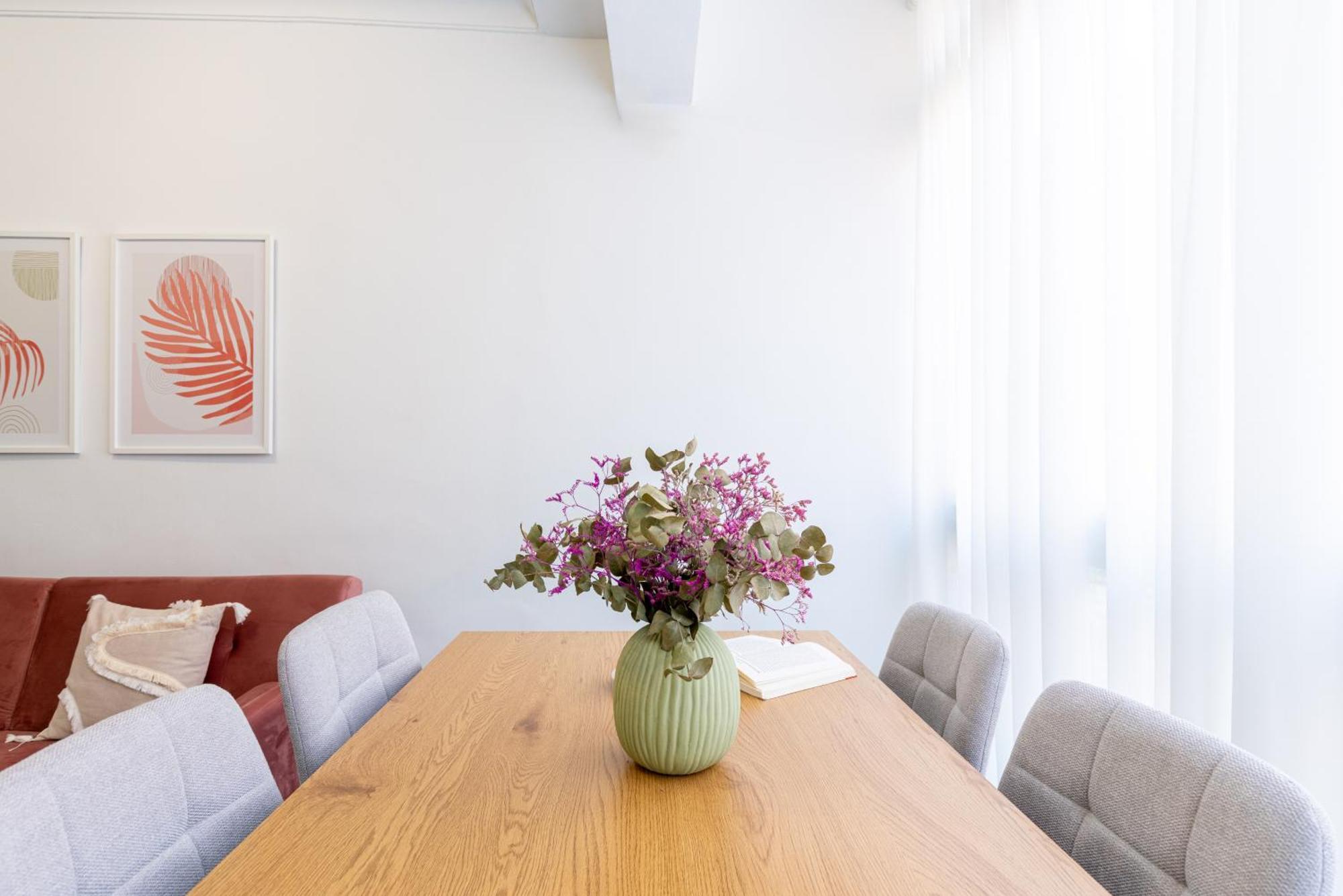 Piso Elegante Y Nuevo De 3 Habitaciones Y 2 Banos Seville Ngoại thất bức ảnh