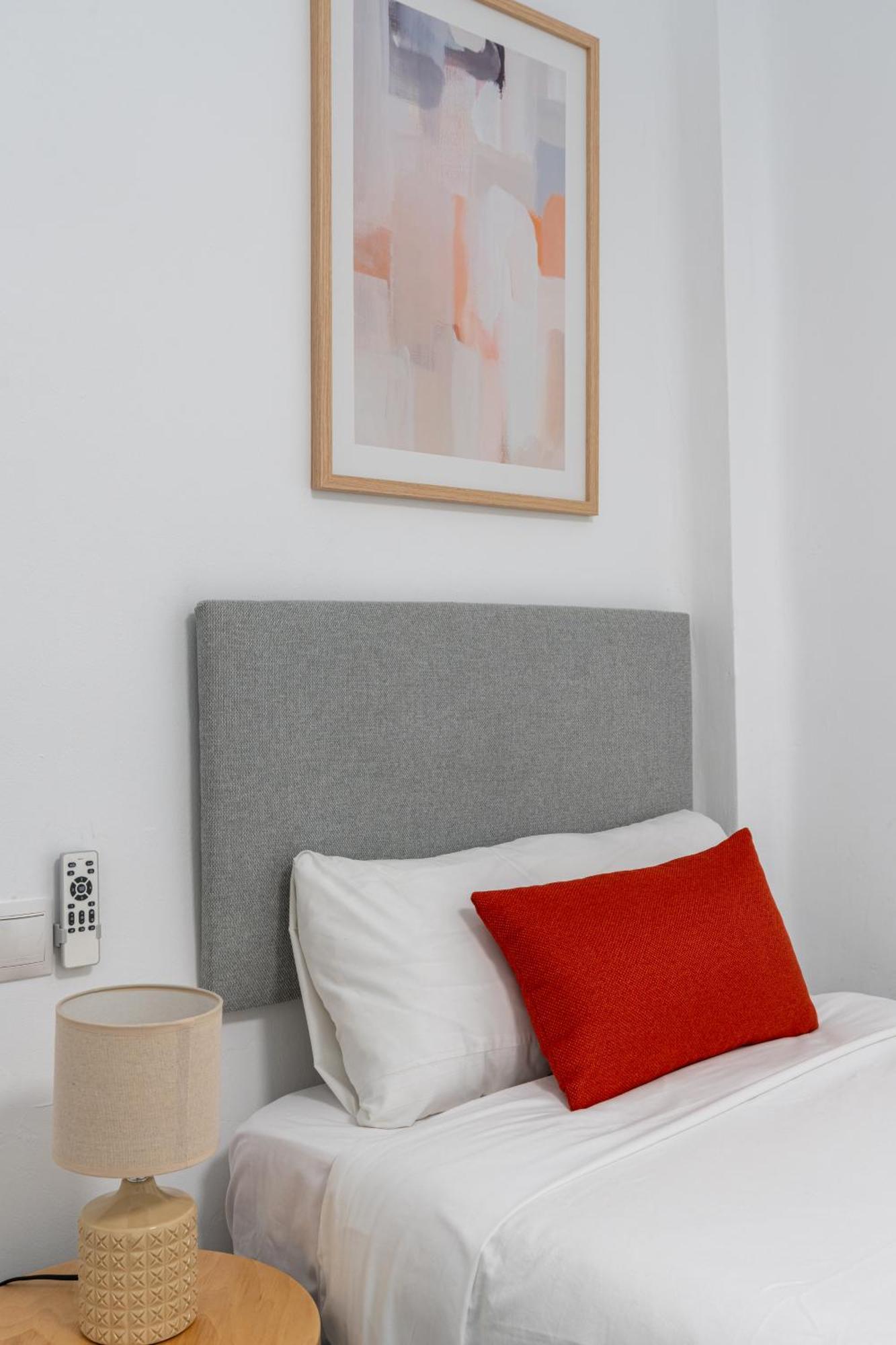 Piso Elegante Y Nuevo De 3 Habitaciones Y 2 Banos Seville Ngoại thất bức ảnh